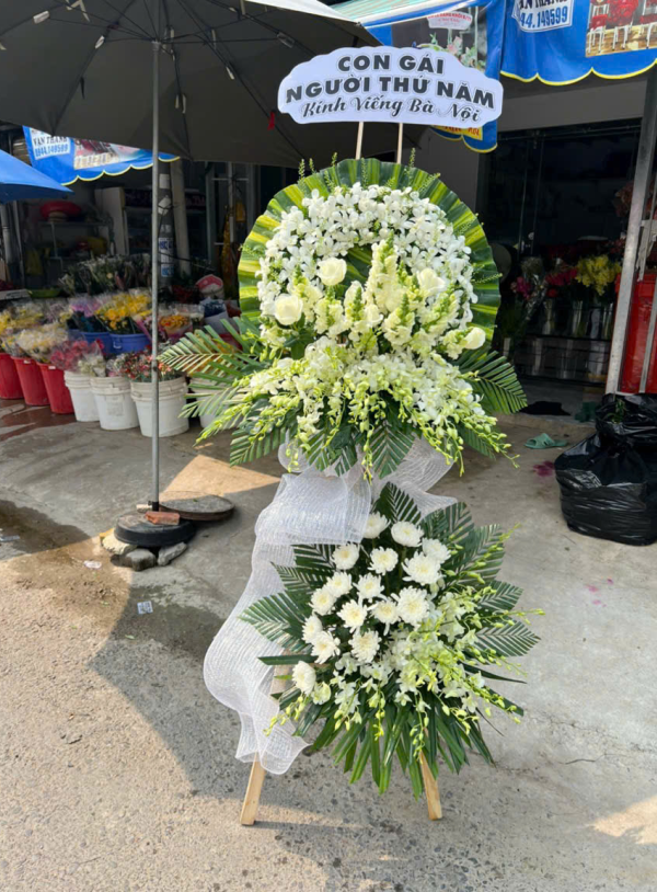 Kệ Hoa Chia Buồn Mẫu 01